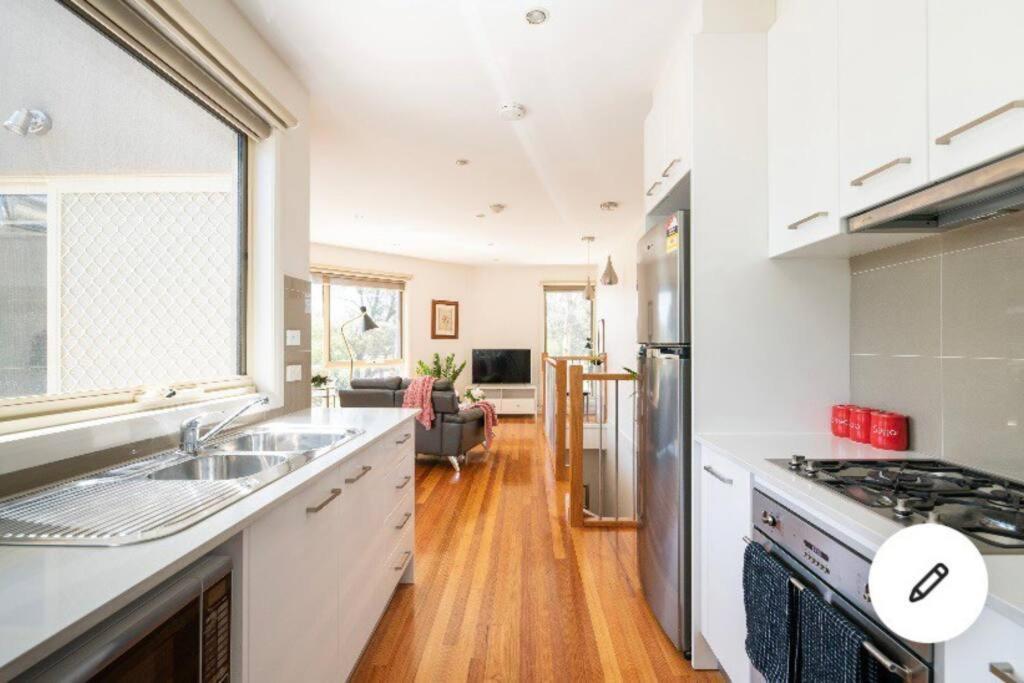 Design/bright/cosy Townhouse Between Airport &city * Melbourne