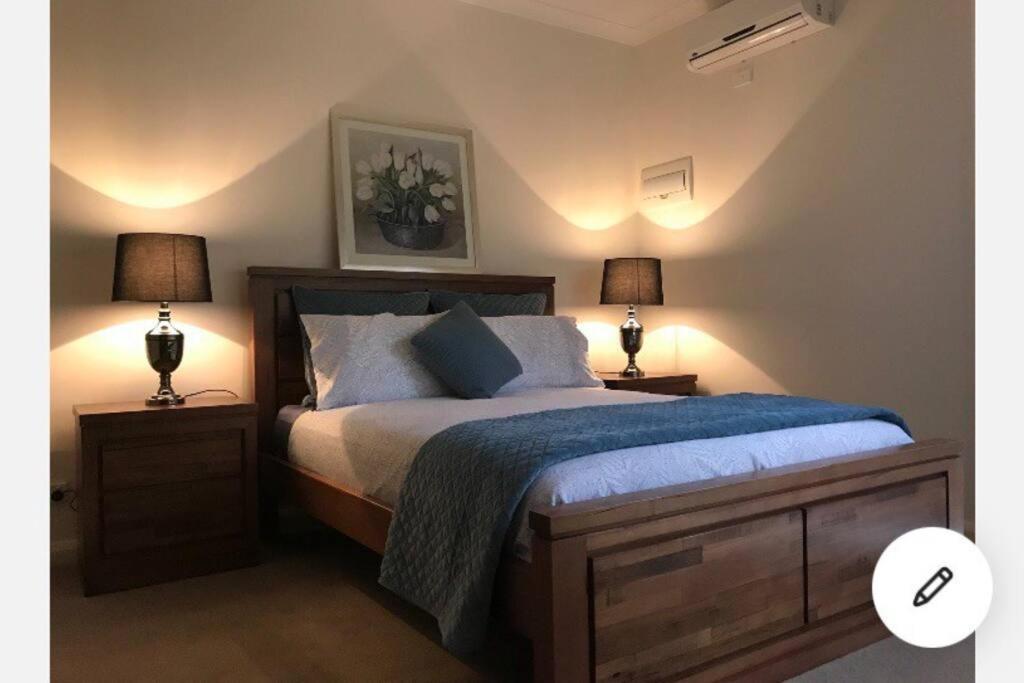 Design/bright/cosy Townhouse Between Airport &city Melbourne