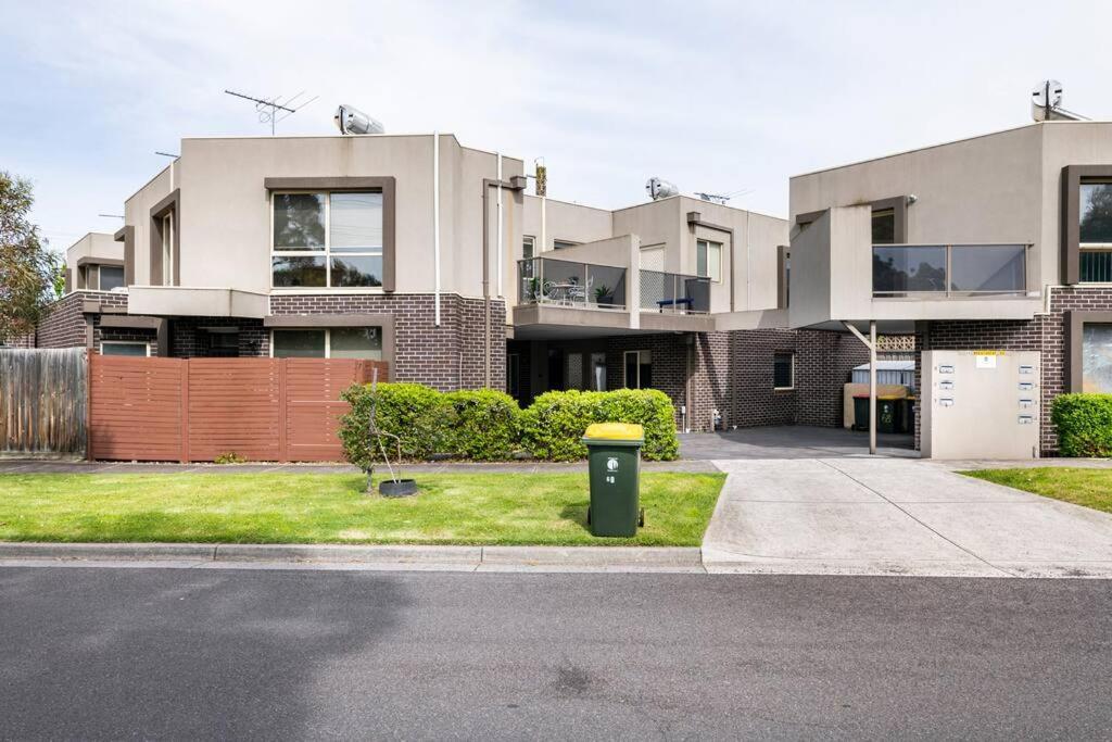 Design/bright/cosy Townhouse Between Airport &city Melbourne