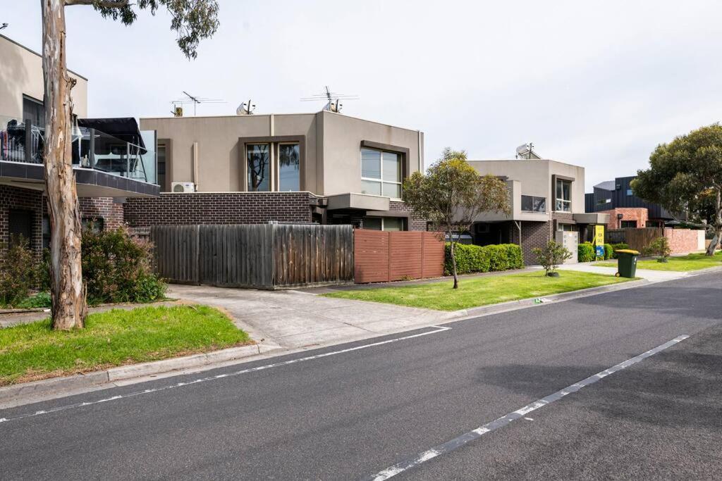 Design/bright/cosy Townhouse Between Airport &city Melbourne