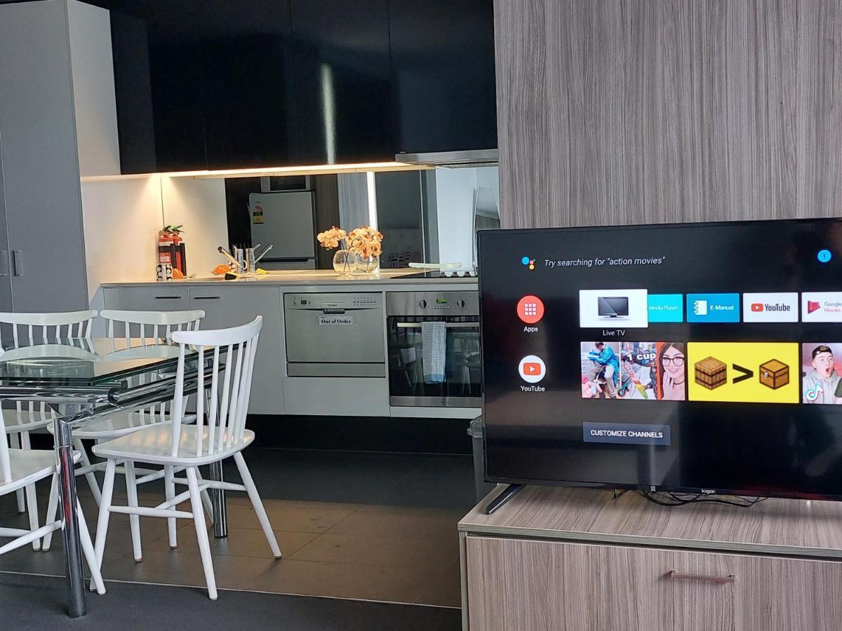 Cbd Modern 2b2b Apt, Indoor Pool Sauna, View Apartment Melbourne