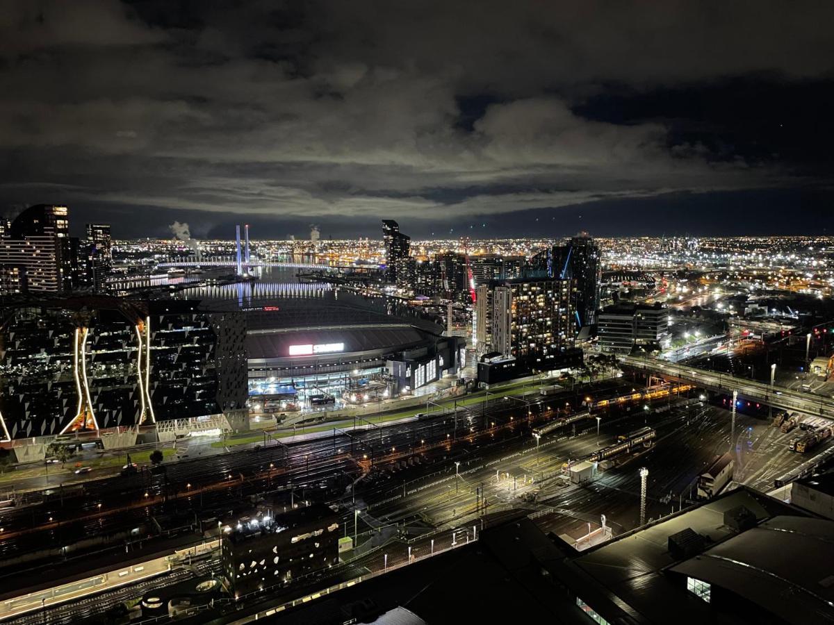 Apartment Super Luxury 2 Bedroom Well Furnished With Marvellous Views Convenient Location 1 Free Parking
