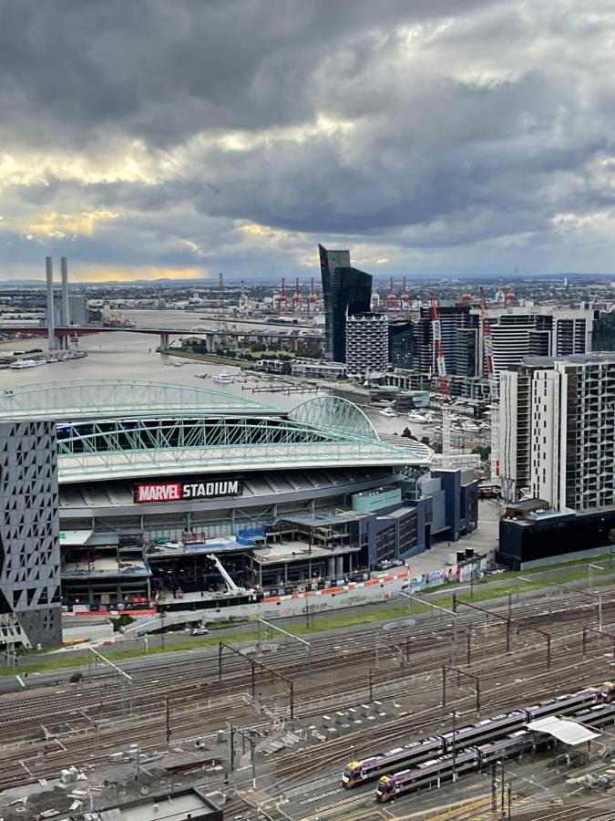 Apartment Super Luxury 2 Bedroom Well Furnished With Marvellous Views Convenient Location 1 Free Parking