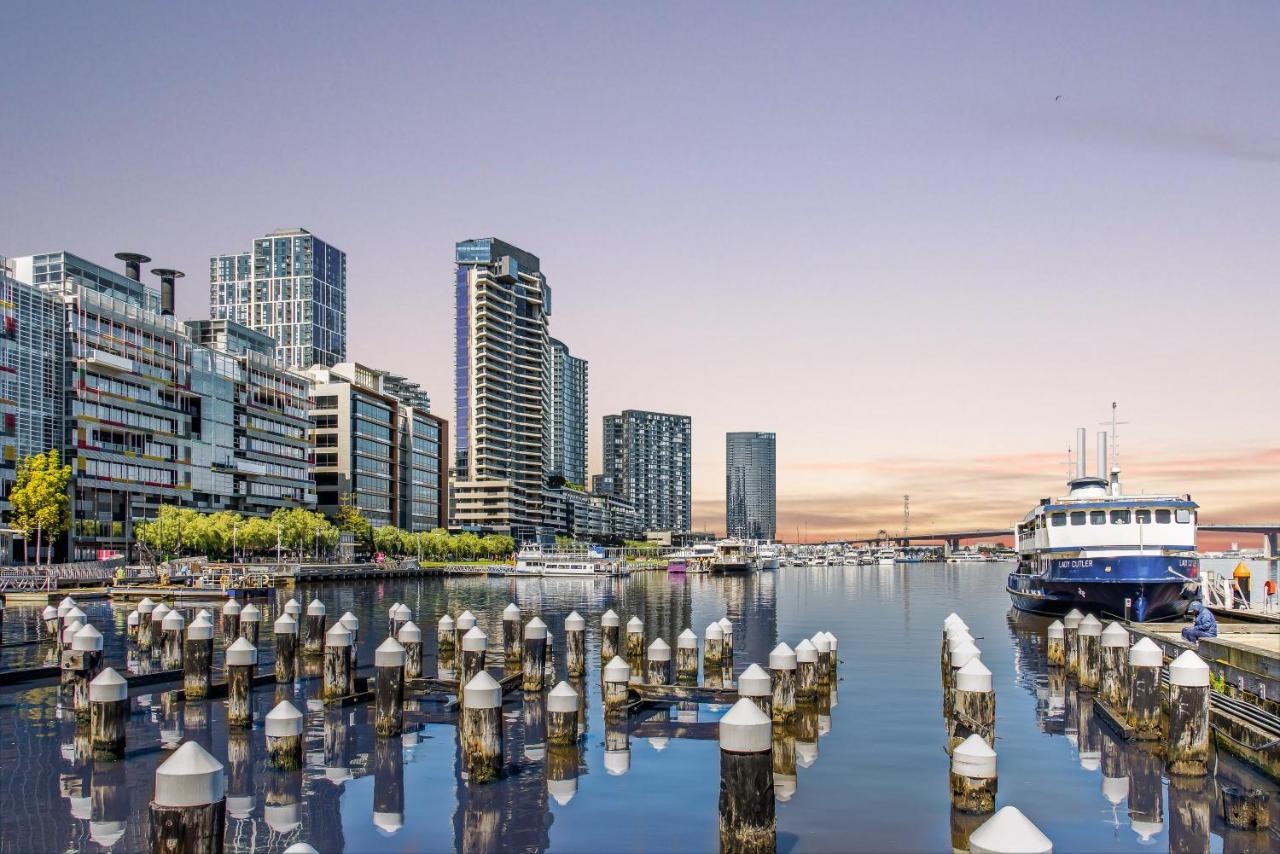 2 Bedroom, 2 Queen Bed, 2 Bath, Large Balcony, Waterfront Living. 106sqm *