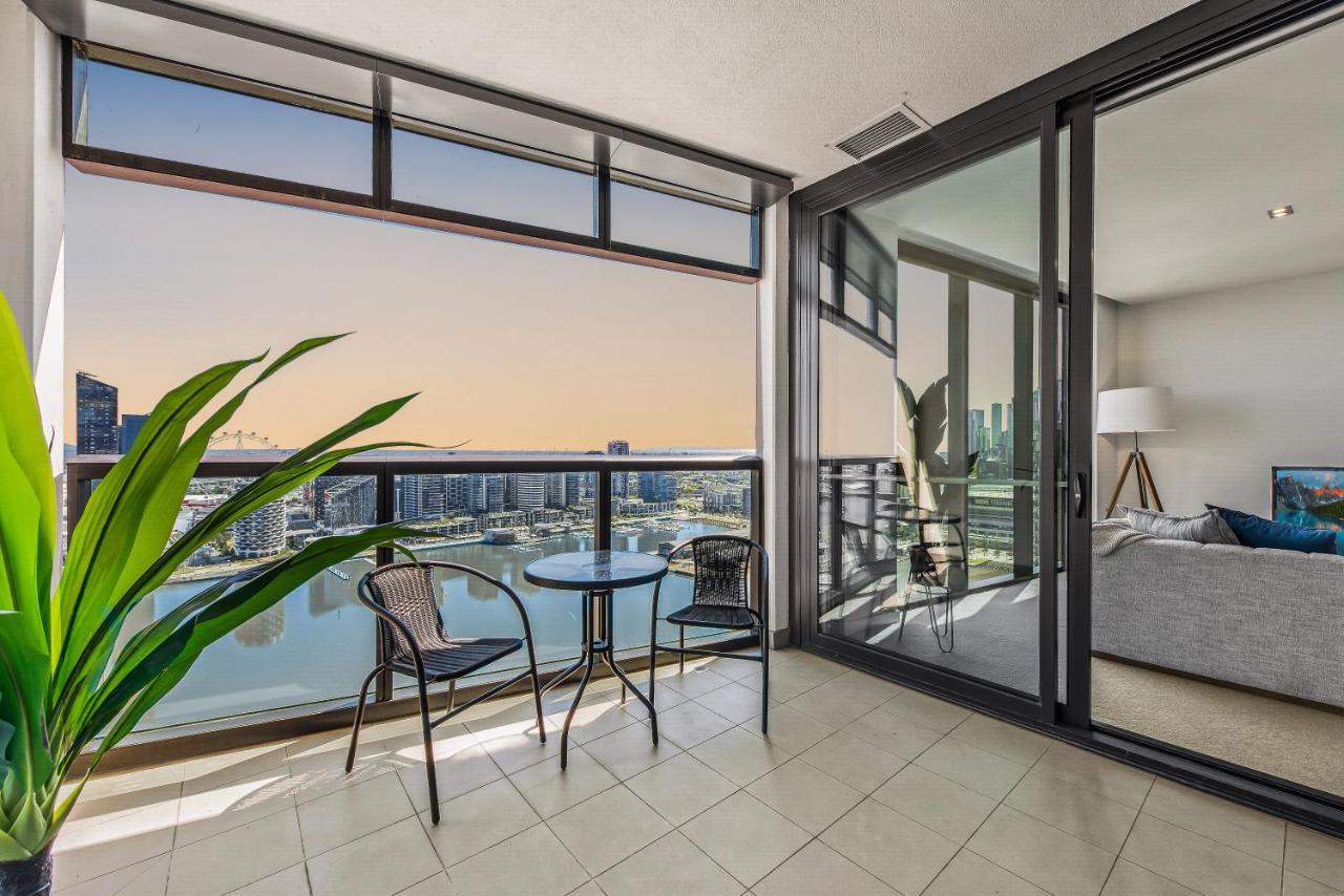 Apartment 2 Bedroom, 2 Queen Bed, 2 Bath, Large Balcony, Waterfront Living. 106sqm