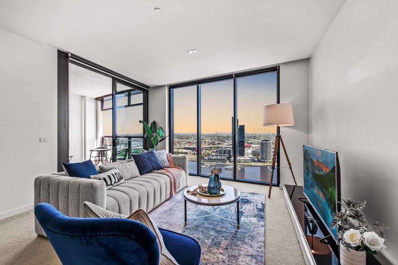 2 Bedroom, 2 Queen Bed, 2 Bath, Large Balcony, Waterfront Living. 106sqm