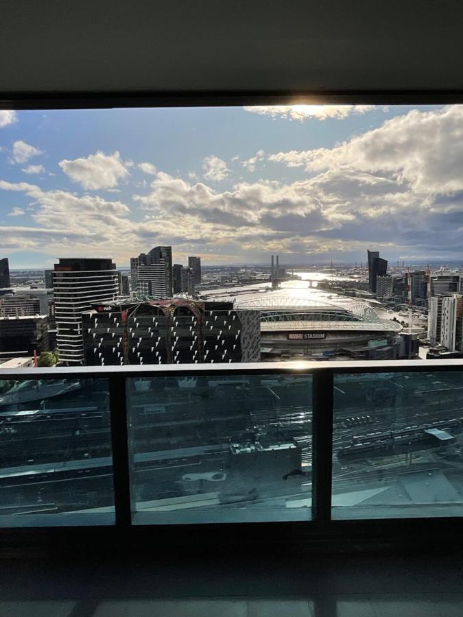 Super Luxury 2 Bedroom Well Furnished With Marvellous Views Convenient Location 1 Free Parking