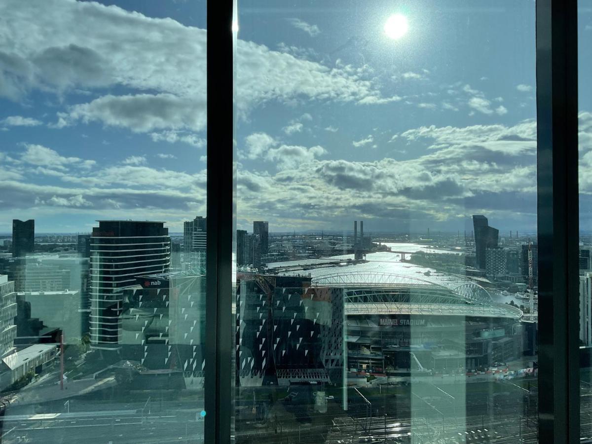Apartment Super Luxury 2 Bedroom Well Furnished With Marvellous Views Convenient Location 1 Free Parking Melbourne
