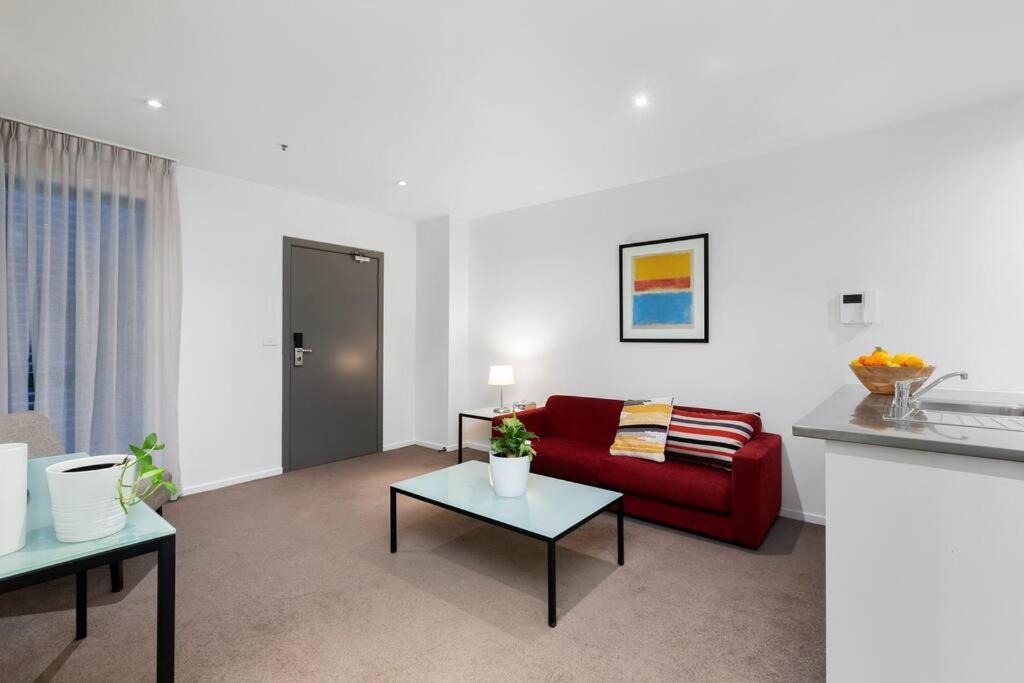 107 Astral Apartment Melbourne