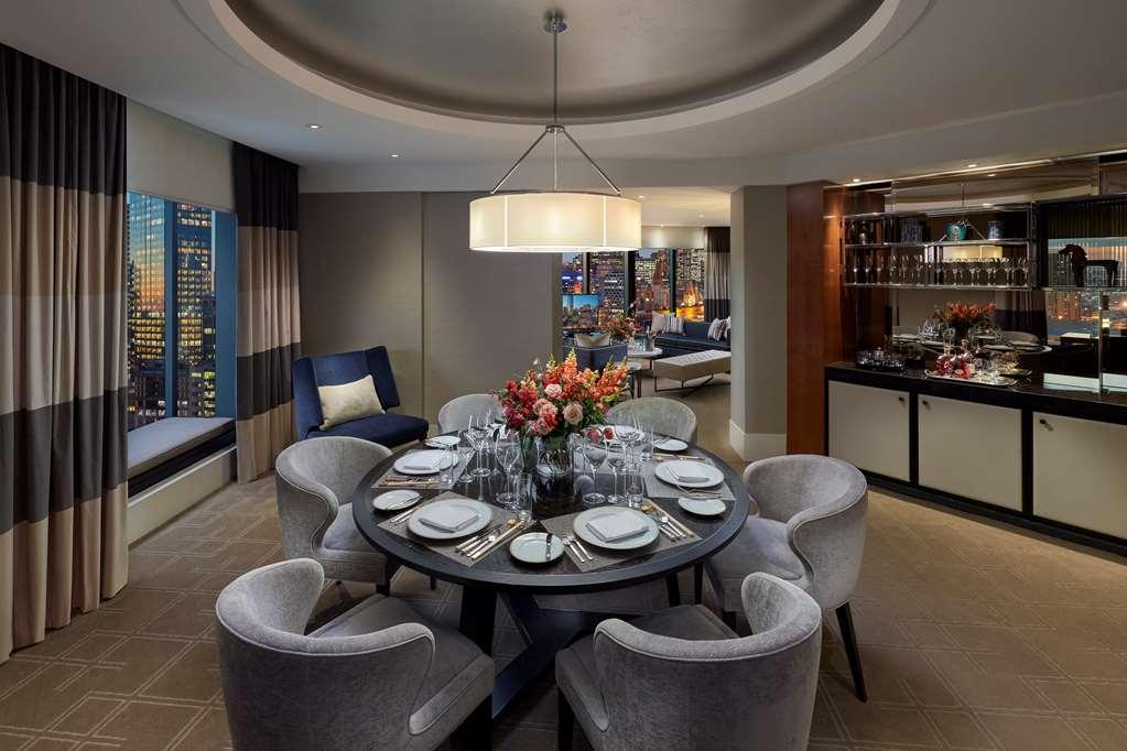 Hotel Crown Towers