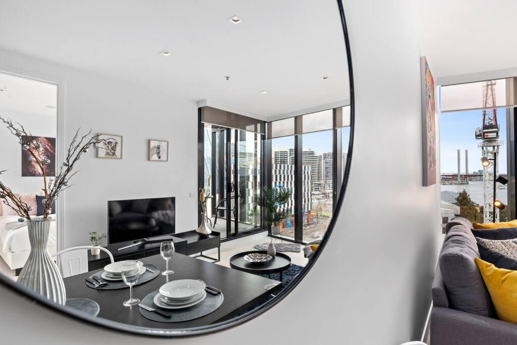 Apartment A Stylish 2br Apt With Harbour Views Free Parking *
