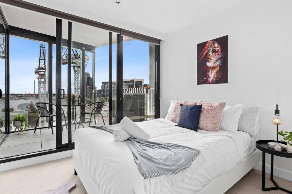 A Stylish 2br Apt With Harbour Views Free Parking Apartment *
