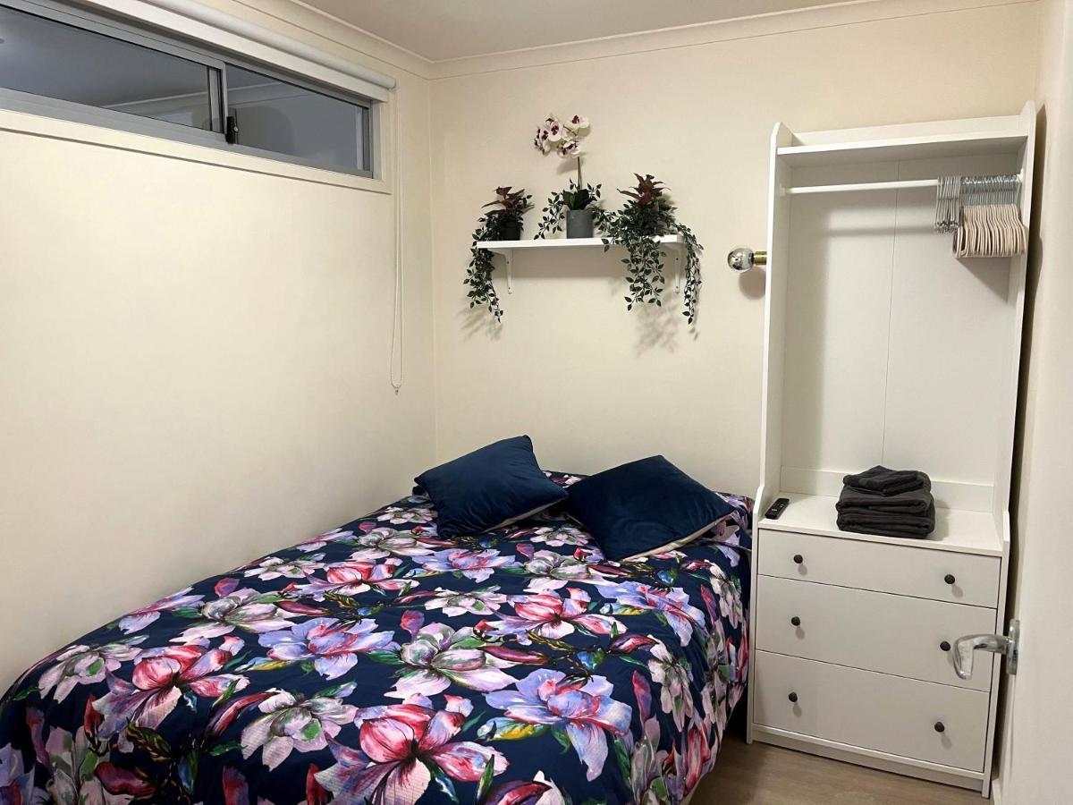 Onsite Parking, Self Check-in Apartment