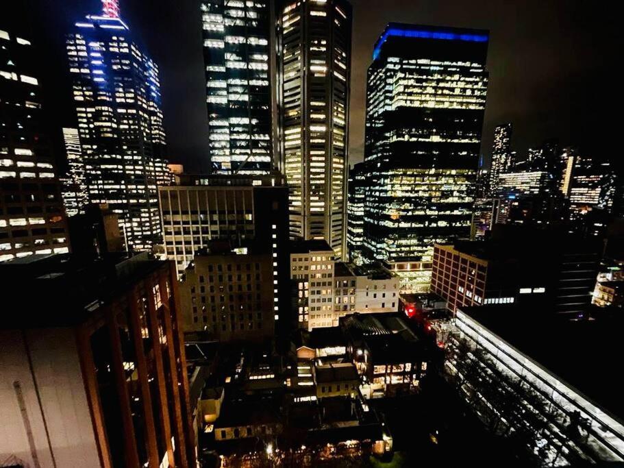 Cozy Unit Close To Parliament W/amazing Views *