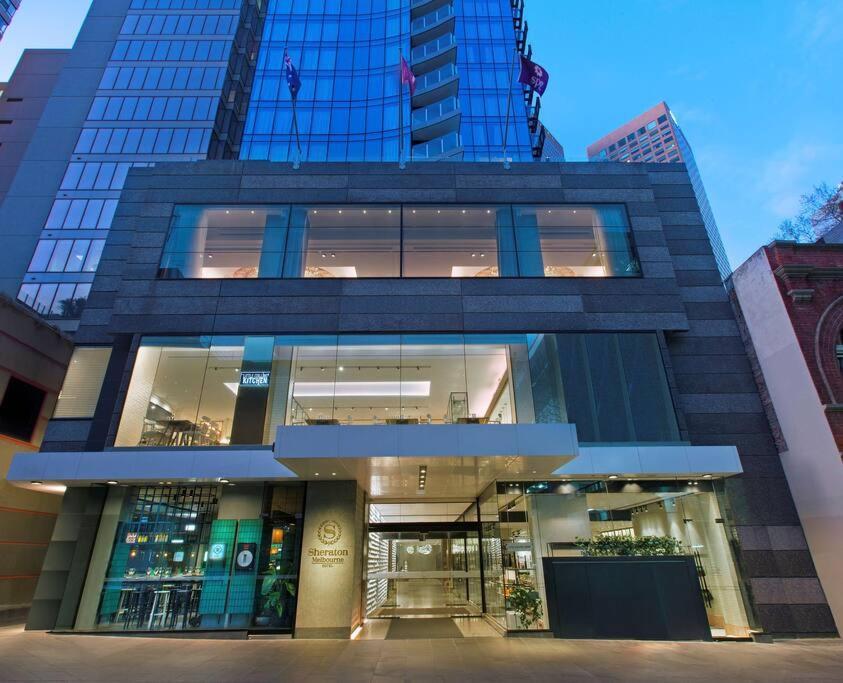 Cozy Unit Close To Parliament W/amazing Views Apartment