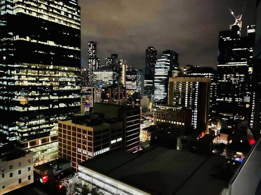 Cozy Unit Close To Parliament W/amazing Views *