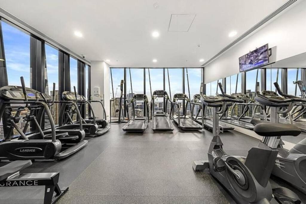2b2b In Collin Street Apartment