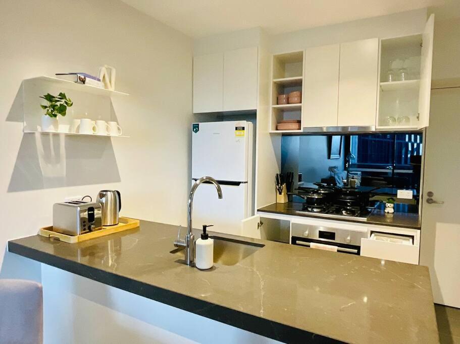 Comfy Unit In Front Of Crown W/ Free Parking Apartment