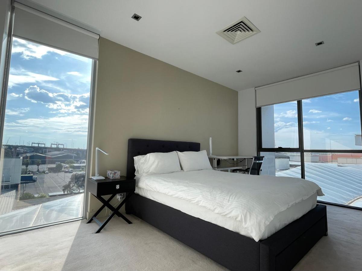 Docklands Luxury Penthouse Right Above The District Docklands * Melbourne