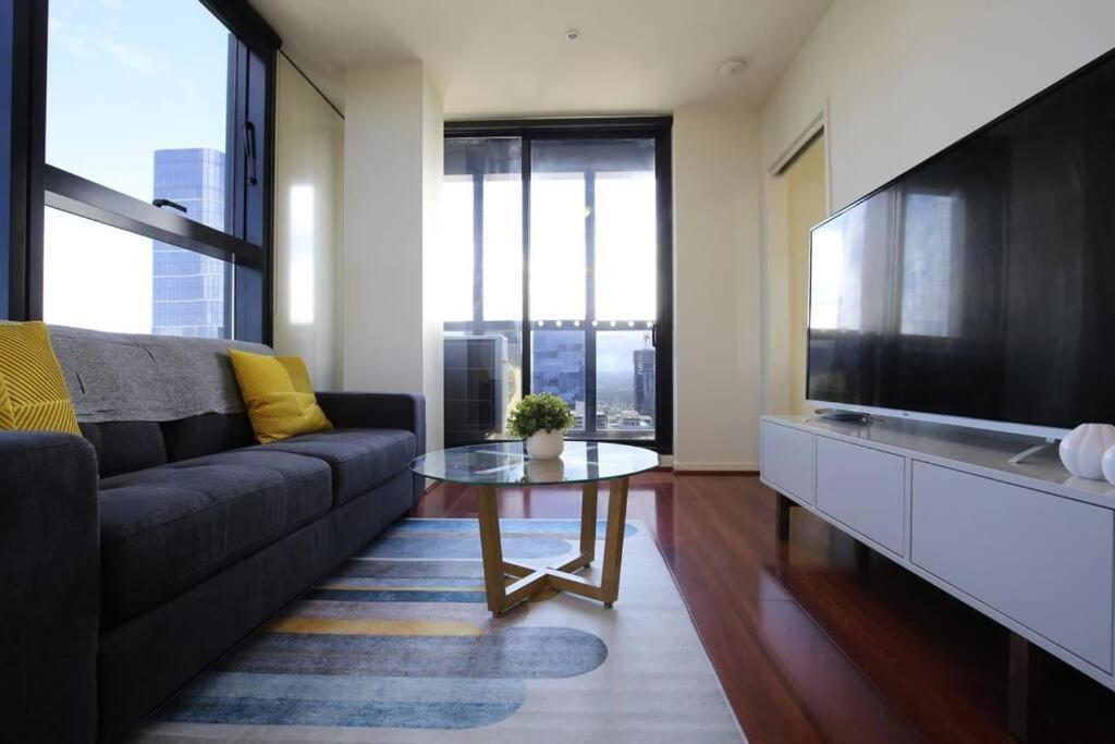 2b2b In Collin Street Apartment Melbourne
