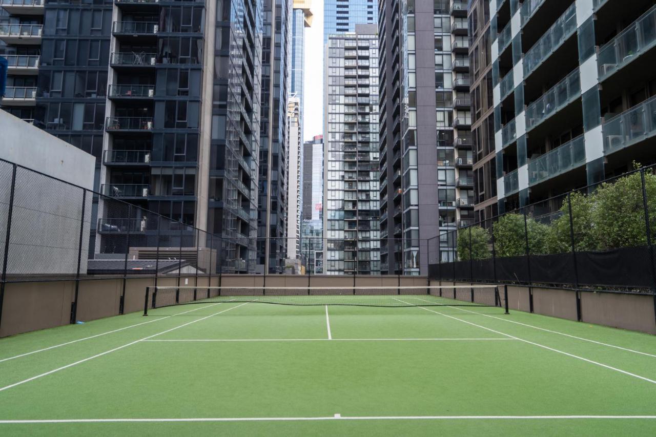 Apartment 2 Bedroom Cbd Living With Pool, Gym & Tennis Court *