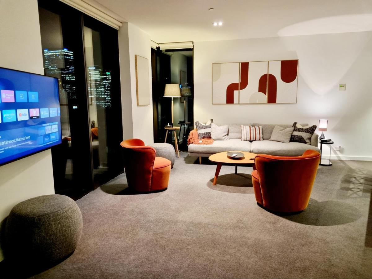 Luxe Waterfront Apartment