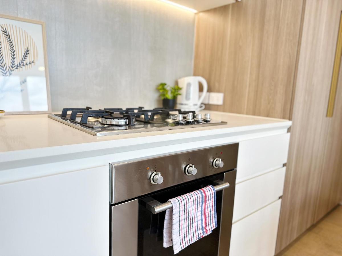 Beautiful Skyview Cbd Highrise 3beds With Carpark Available *