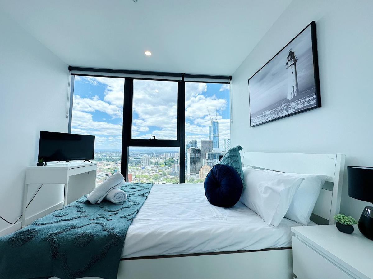 Beautiful Skyview Cbd Highrise 3beds With Carpark Available Apartment Melbourne