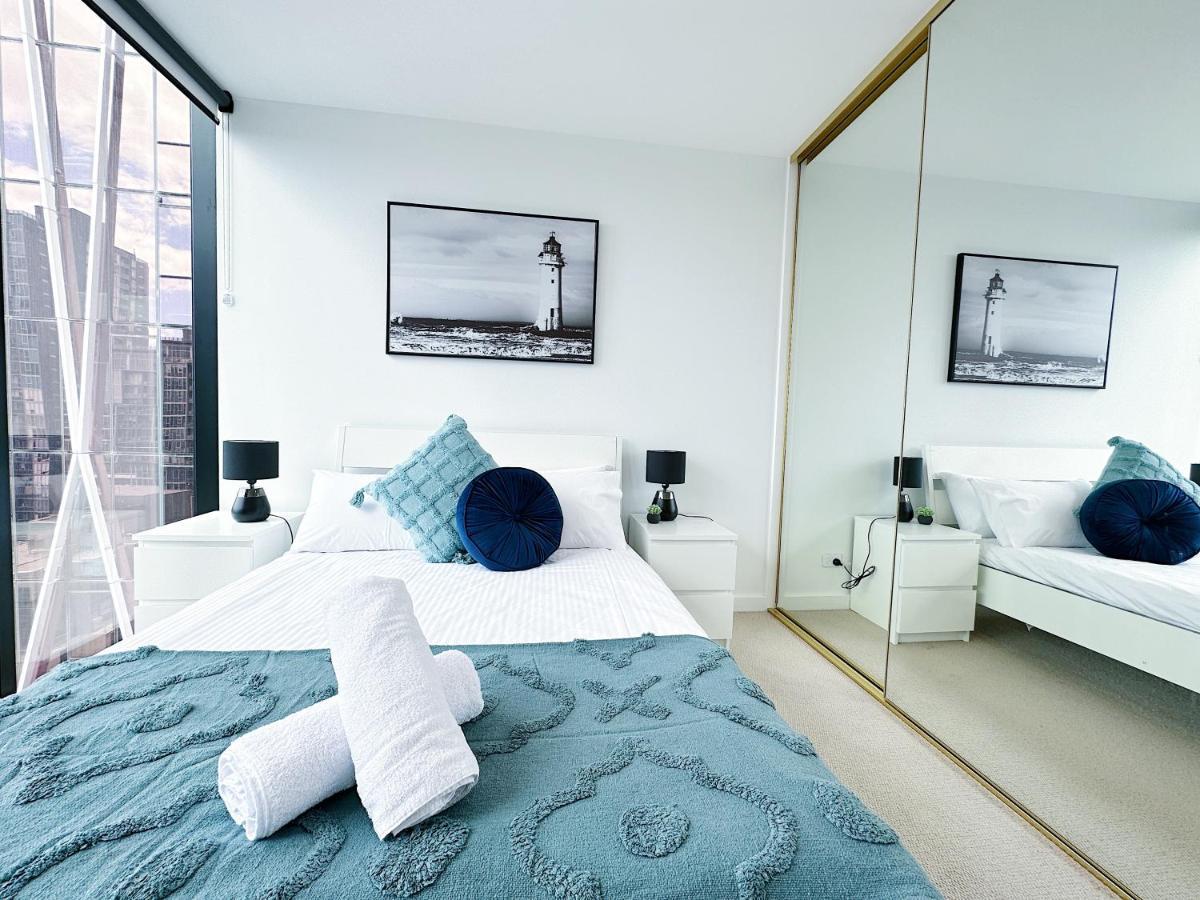 Beautiful Skyview Cbd Highrise 3beds With Carpark Available Apartment Melbourne