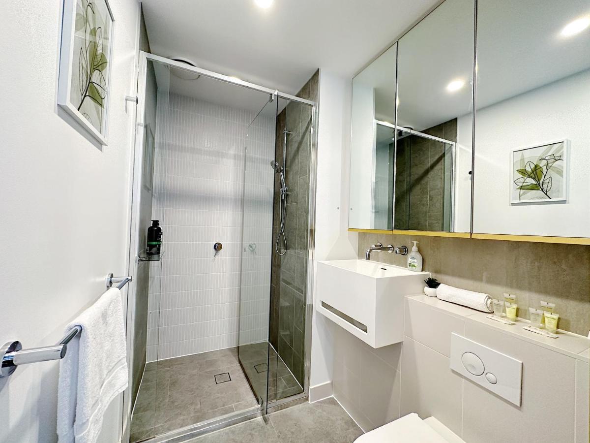 Apartment Beautiful Skyview Cbd Highrise 3beds With Carpark Available *