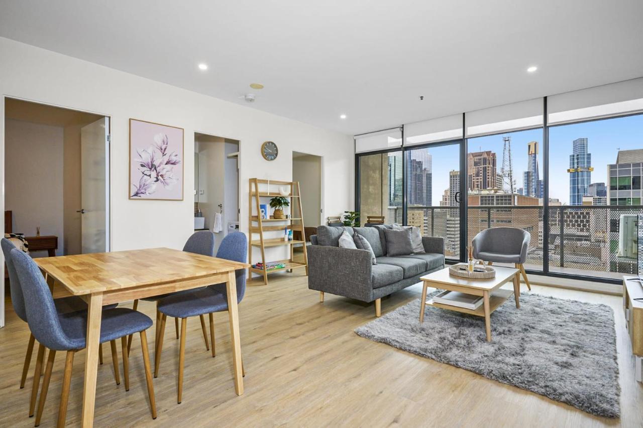 Intimate In Cbd Apartment *
