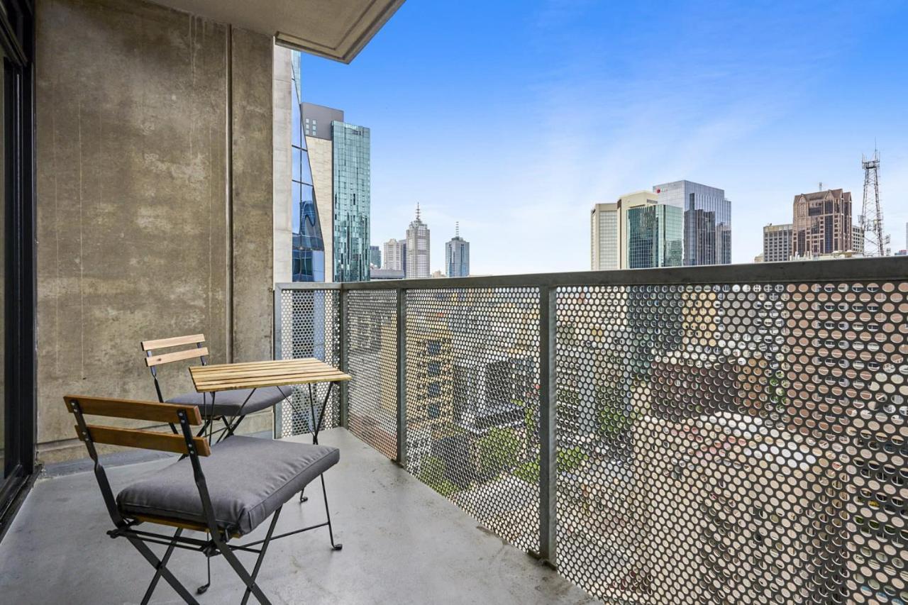Intimate In Cbd Apartment