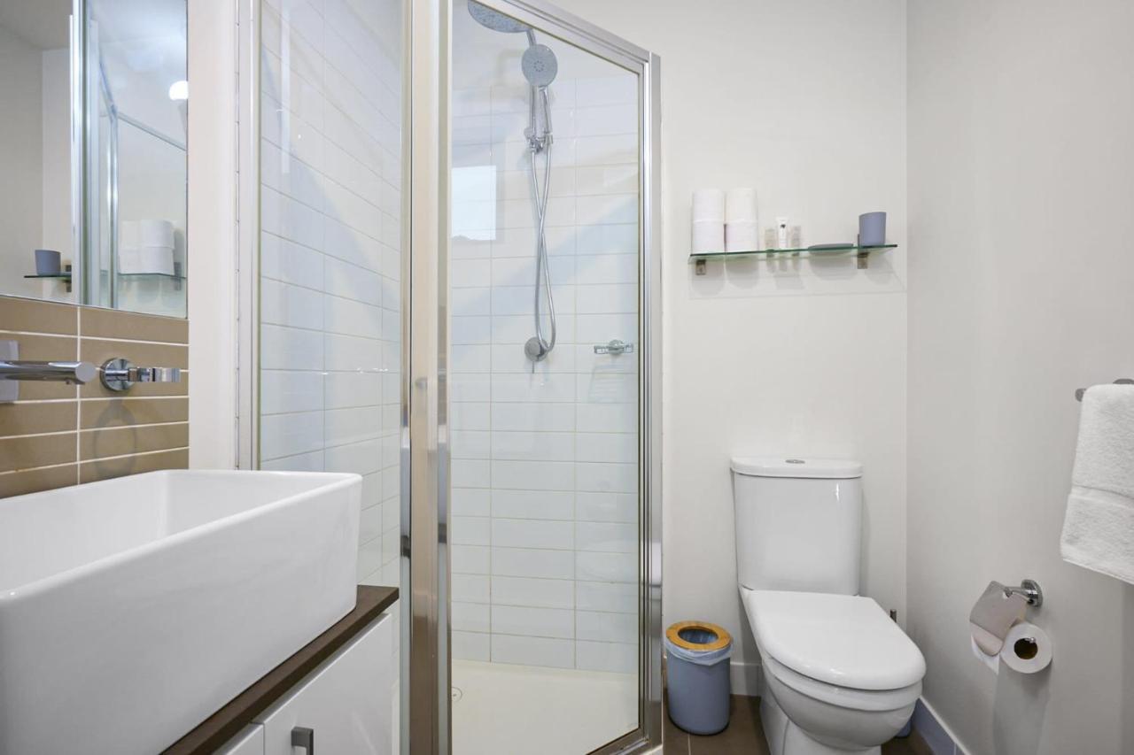 Intimate In Cbd Apartment *