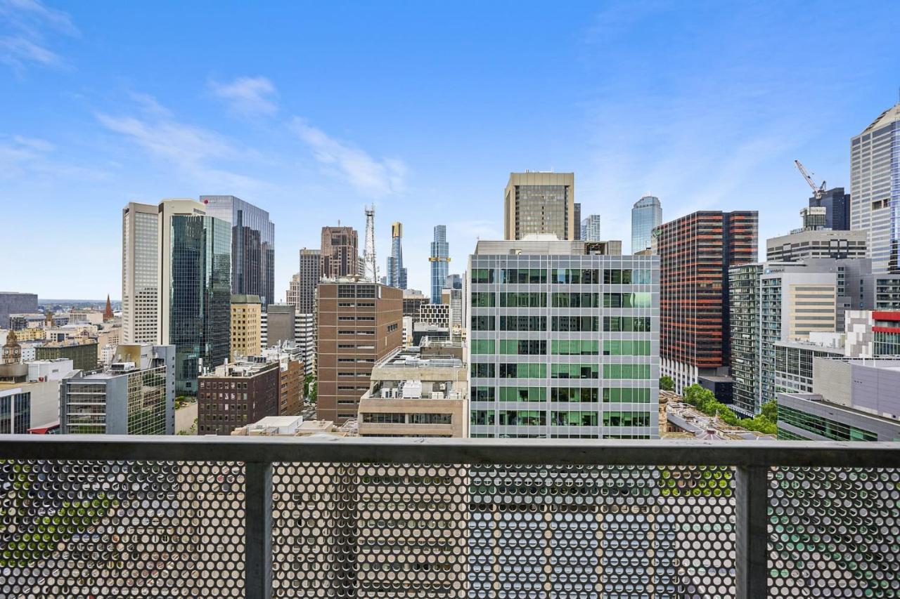 Intimate In Cbd Apartment Melbourne
