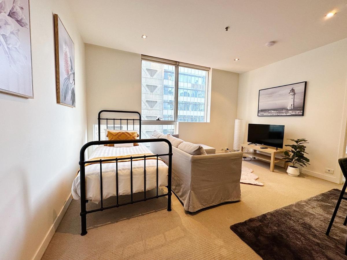 Luxe Qv With Indoor Pool & Gym Apartment