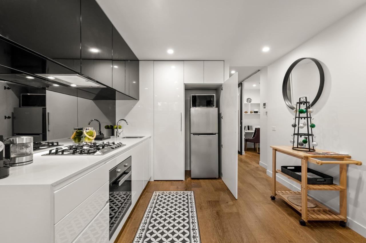 Staycentral - Hawthorn East - Study, 2 Car Spaces *