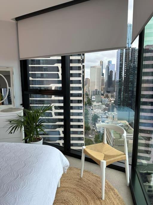 Lighthouse 3 Bedroom In The Heart Of The Cbd Melbourne