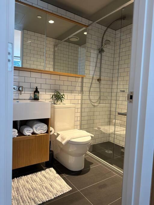 Apartment Lighthouse 3 Bedroom In The Heart Of The Cbd Melbourne