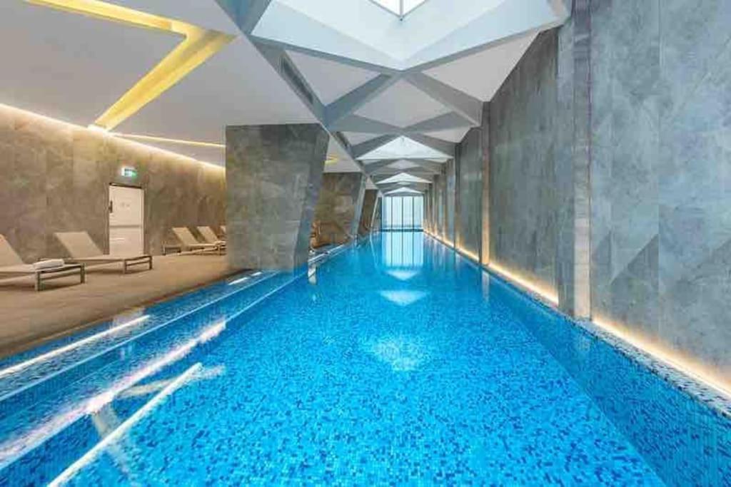 Lighthouse 3 Bedroom In The Heart Of The Cbd Apartment Melbourne