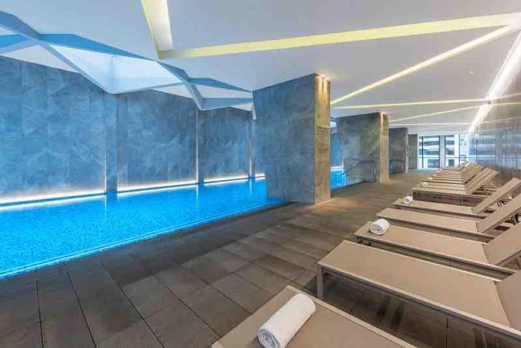 Apartment Lighthouse 3 Bedroom In The Heart Of The Cbd Melbourne