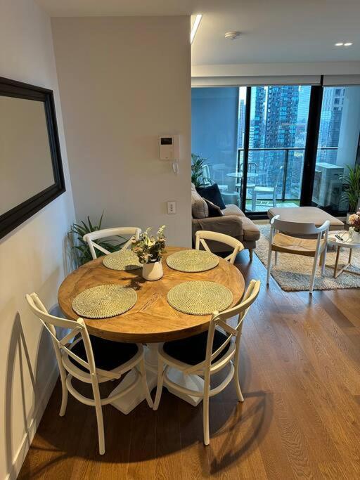 Apartment Lighthouse 3 Bedroom In The Heart Of The Cbd *