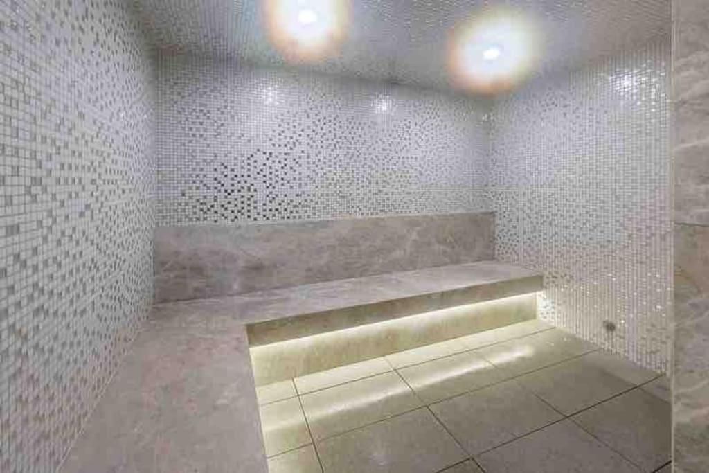 Lighthouse 3 Bedroom In The Heart Of The Cbd Apartment Melbourne