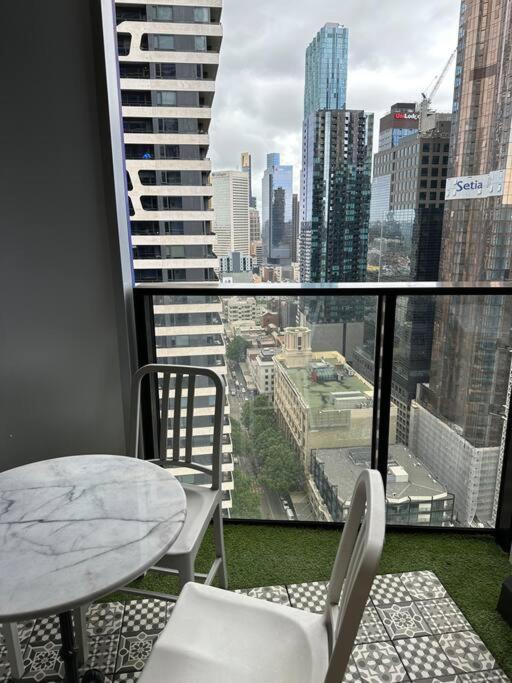 Lighthouse 3 Bedroom In The Heart Of The Cbd * Melbourne