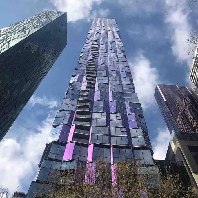 Apartment Lighthouse 3 Bedroom In The Heart Of The Cbd Melbourne