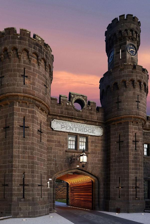 Adina Melbourne, Pentridge
