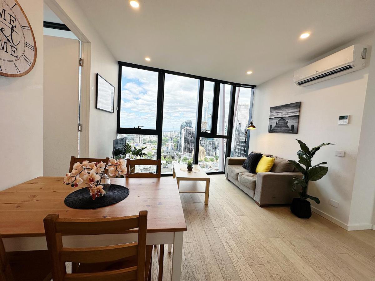 Apartment Beautiful Skyview Cbd Highrise 3beds With Carpark Available *