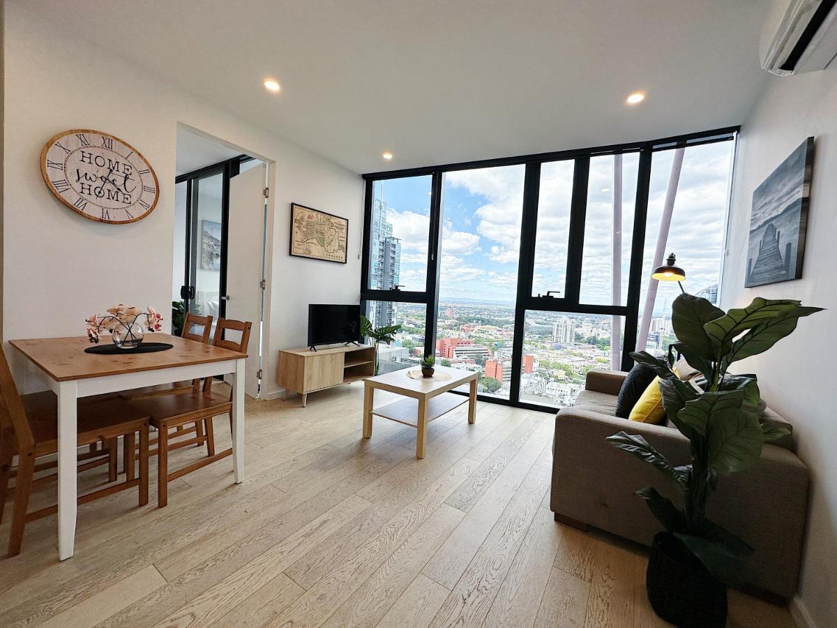 Beautiful Skyview Cbd Highrise 3beds With Carpark Available *