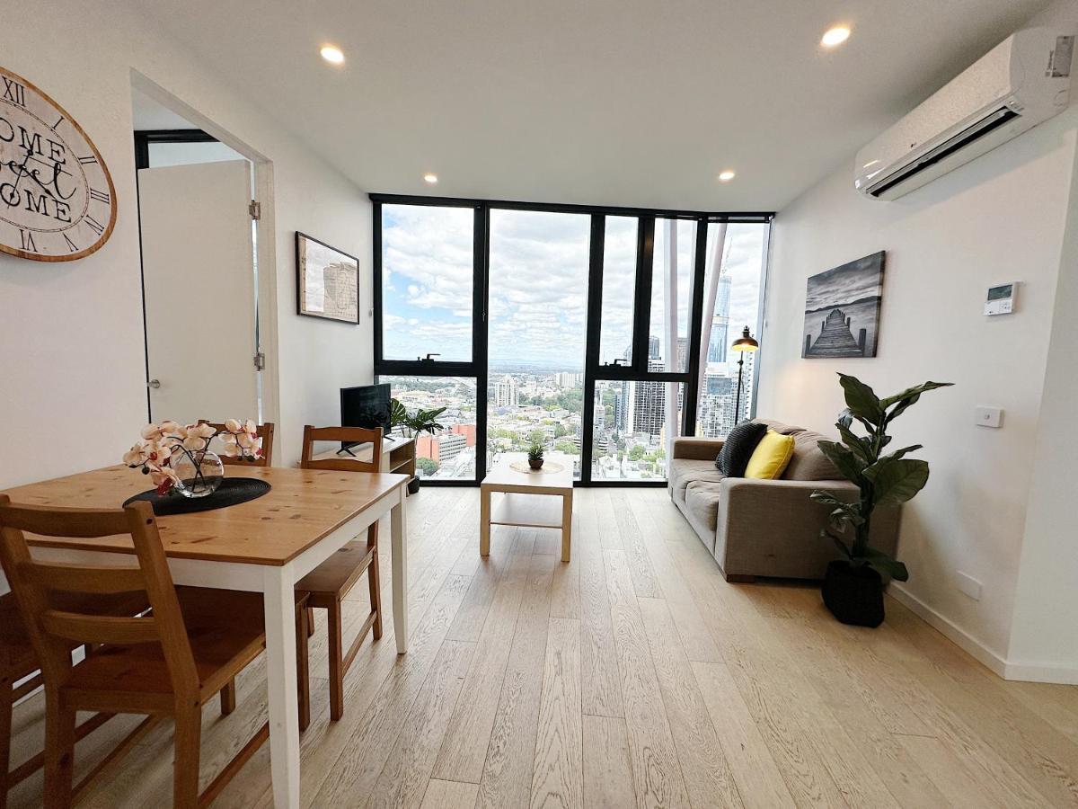 Apartment Beautiful Skyview Cbd Highrise 3beds With Carpark Available Melbourne