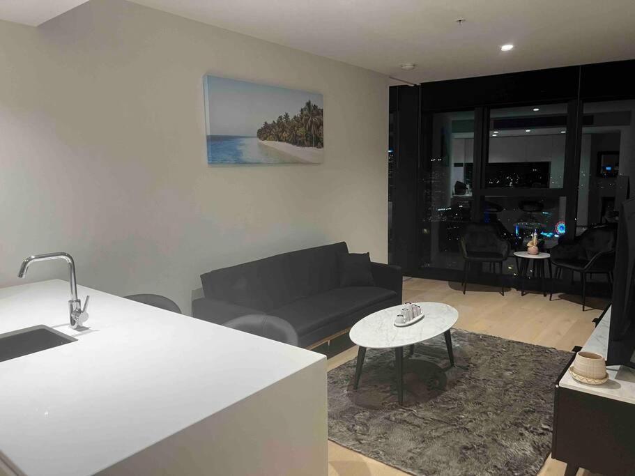 Exquisite 2bed * Melbourne