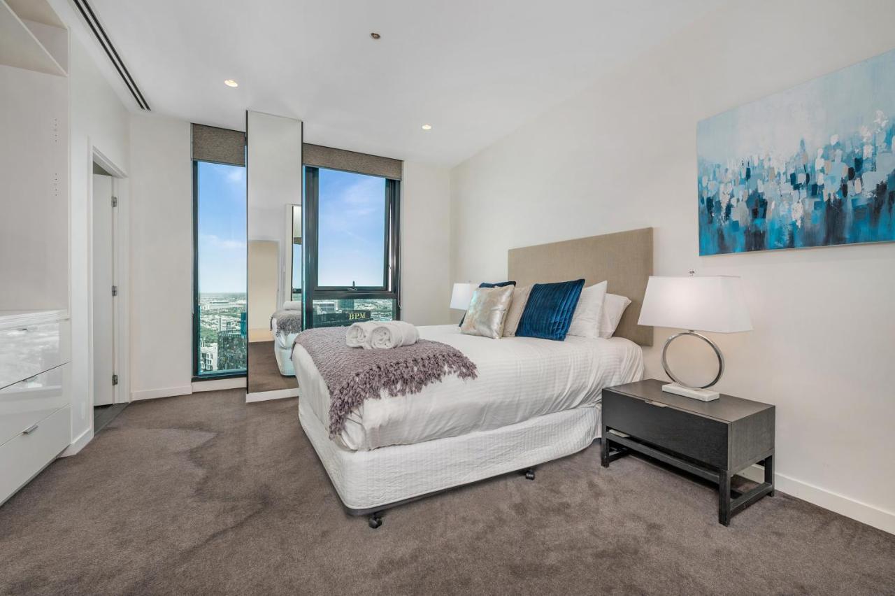 Panoramic Skyview Penthouse Apartment